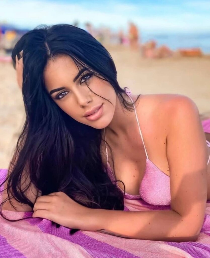 latina girls dating